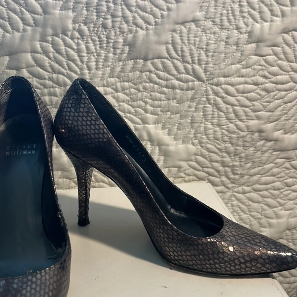 Stuart Weitzman Daisy "Sea Crystal Snake" Black, Leather Pumps, Size: Women's 6 - Picture 4 of 6